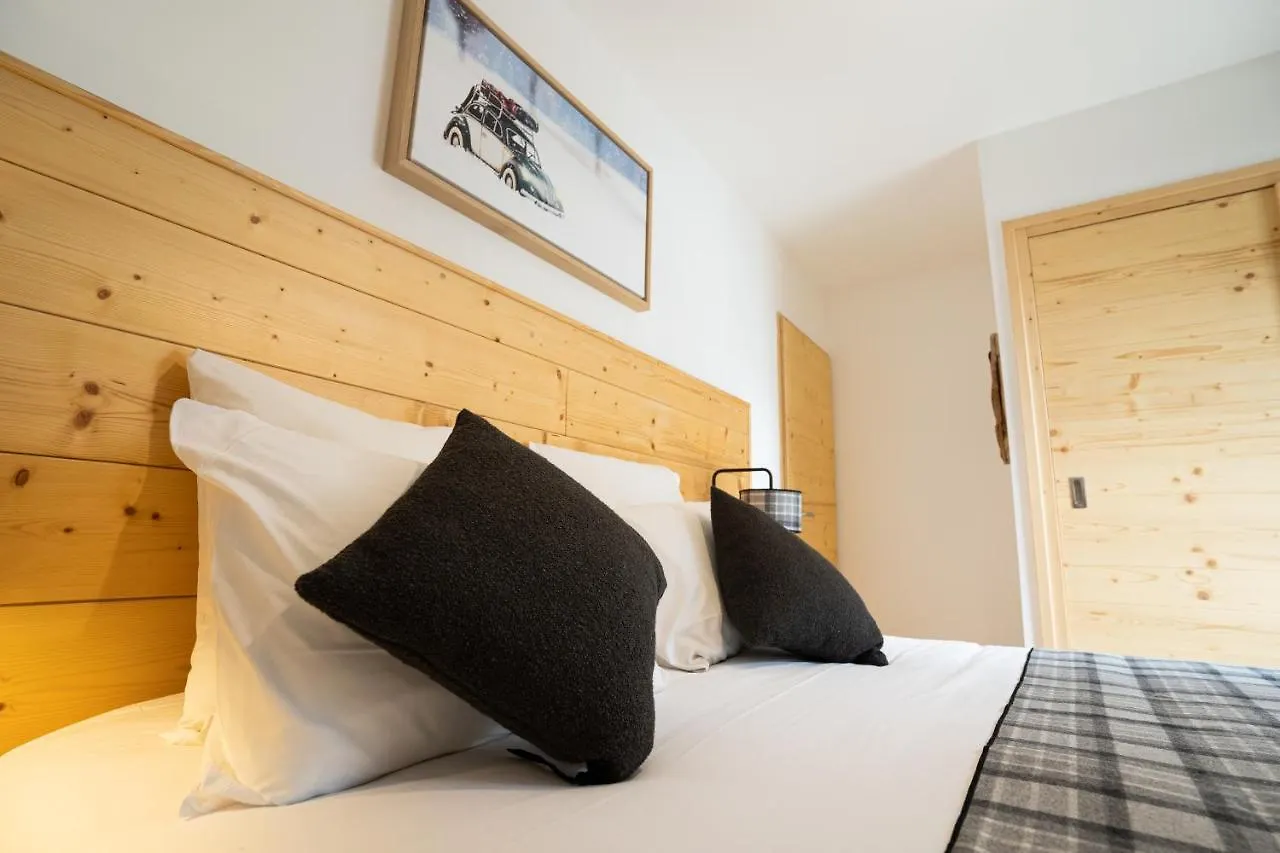 Les Roches Du Mont Blanc Aparthotel Combloux Γαλλία