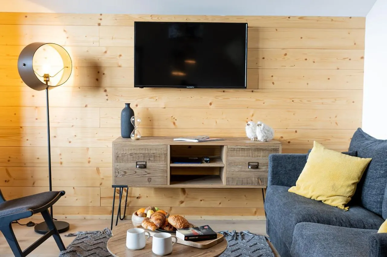 Les Roches Du Mont Blanc Aparthotel Combloux Γαλλία