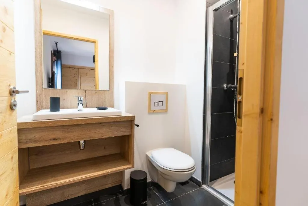 Les Roches Du Mont Blanc Aparthotel Combloux Γαλλία