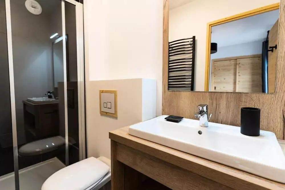 Les Roches Du Mont Blanc Aparthotel Combloux