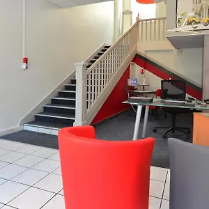 https://hotel-la-croix-blanche-tarbes-65000.midi-pyreneeshotels.com