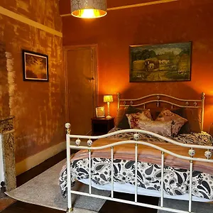 https://les-contes.midi-pyreneeshotels.com